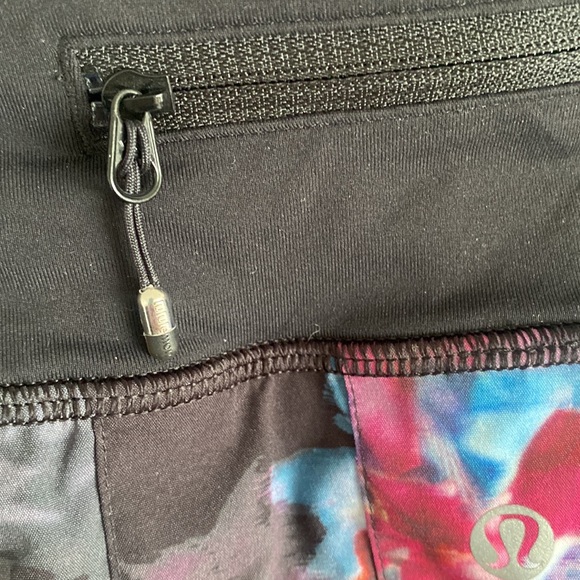 Lululemon Run: Pace Setter Skirt (Regular) size 4
Spring Has Sprung Multi Black - Picture 10 of 13